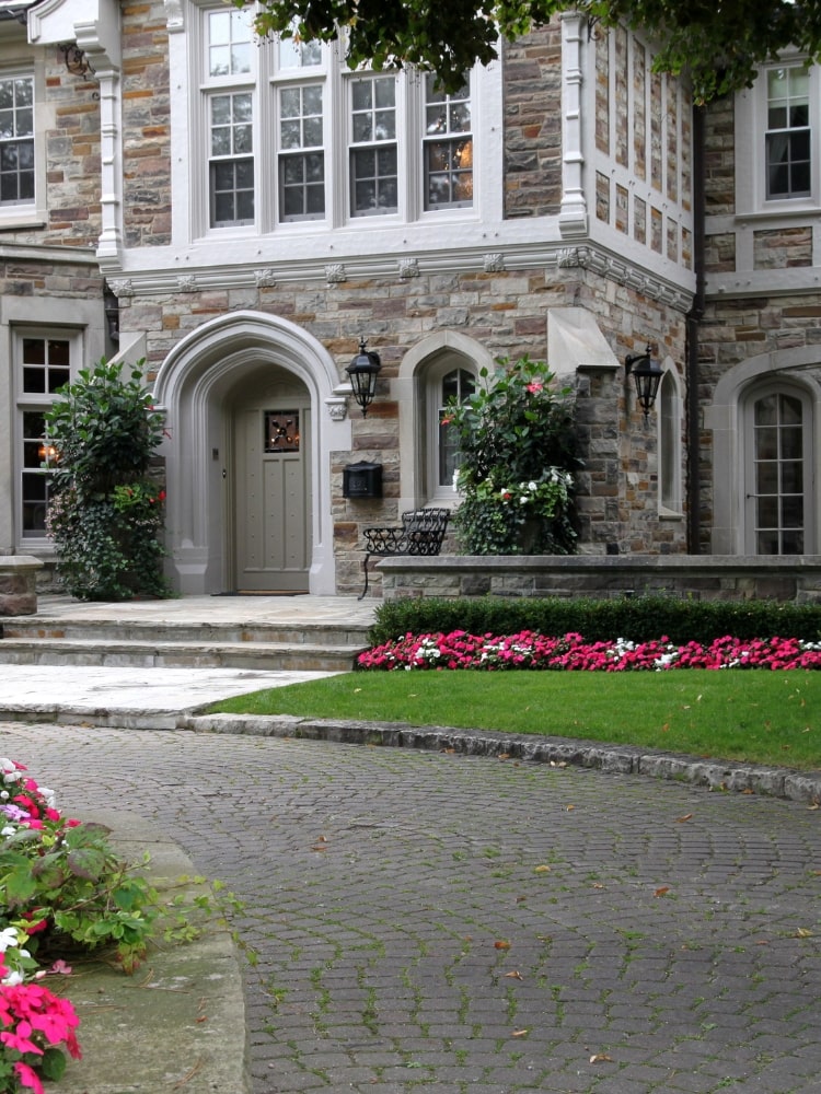 circle driveway interlock